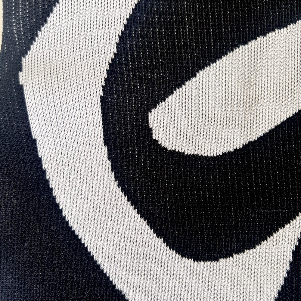 “NothingButStyle” Wavy Knitted Cut Out Playsuit Black and White Size Medium - Picture 5 of 5